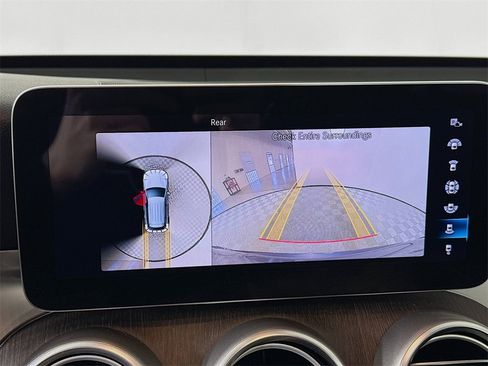 Used 2021 Mercedes-Benz GLC 300 4MATIC w/ Premium Package image 15