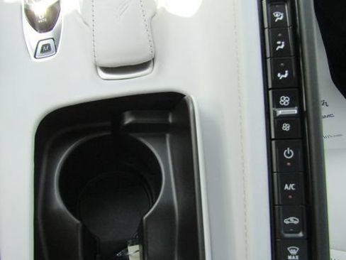 Used 2023 Chevrolet Corvette Stingray Premium Conv w/ Z51 Performance Package RWD image 9