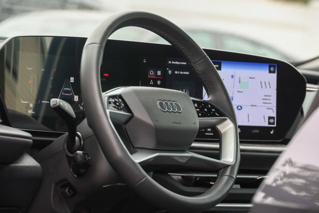 Used 2025 Audi Q5 Premium Plus w/ Premium Plus AWD/4WD image 29