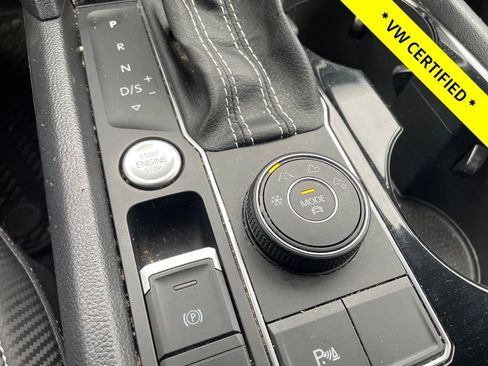 Certified 2022 Volkswagen Atlas Cross Sport SE w/ Black Wheel Package image 21