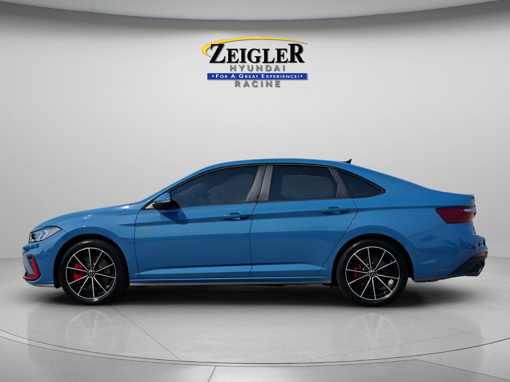Used 2025 Volkswagen Jetta GLI Autobahn FWD image 4