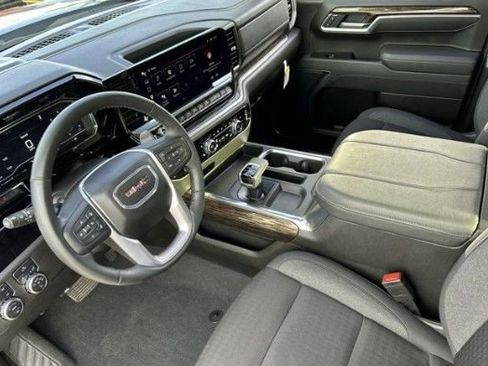 Used 2025 GMC Sierra 1500 Elevation AWD/4WD image 5