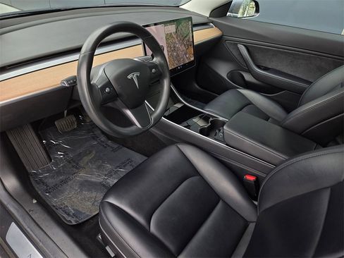 Used 2018 Tesla Model 3 Long Range image 9