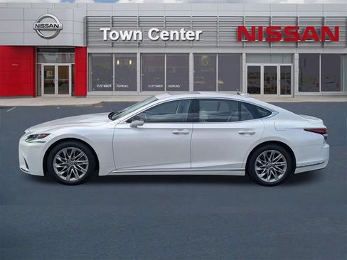 Used 2018 Lexus LS 500 w/ Accessory Package (Z2) RWD image 4