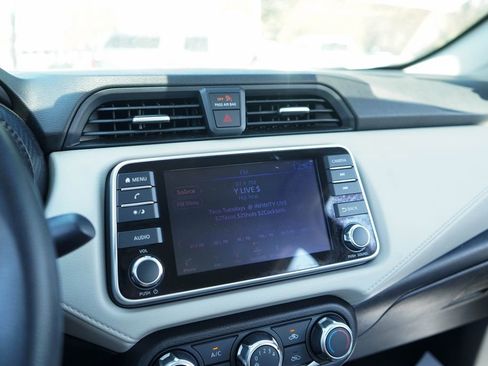 Used 2022 Nissan Versa SV image 20