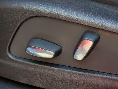 New 2026 Cadillac XT5 Luxury w/ LPO, ONYX Package image 22