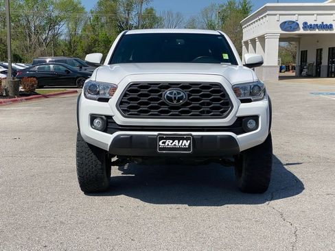 Used 2020 Toyota Tacoma TRD Off-Road w/ TRD Premium Off Road Package image 2