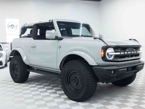 Used 2022 Ford Bronco Outer Banks w/ Sasquatch Package AWD/4WD image 10