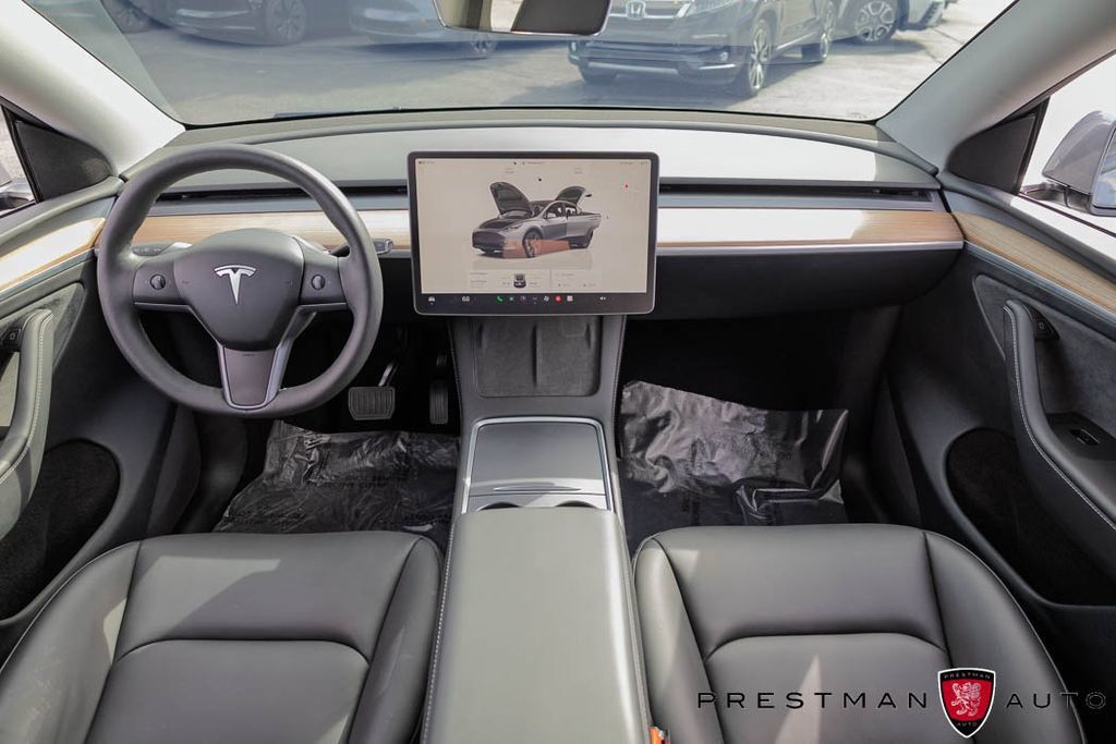 Used 2025 Tesla Model Y Long Range AWD/4WD image 34
