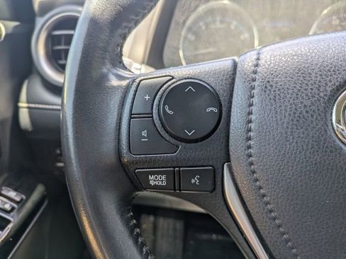 Used 2018 Toyota RAV4 Limited FWD image 28