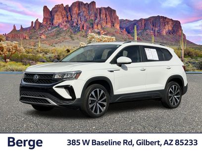 Used 2023 Volkswagen Taos SE w/ Panoramic Sunroof Package