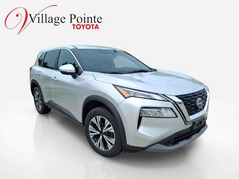 Used 2022 Nissan Rogue SV FWD image 5