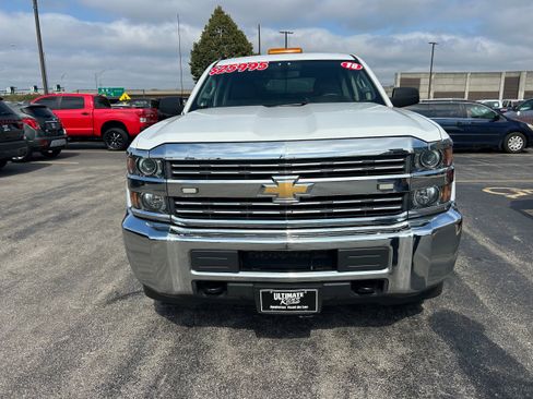 Used 2018 Chevrolet Silverado 2500 W/T image 2