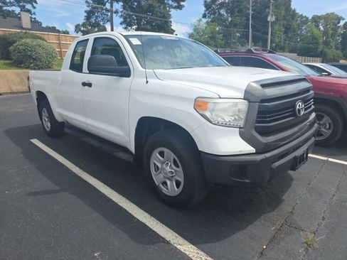 Used 2015 Toyota Tundra SR w/ Tow Package RWD image 3
