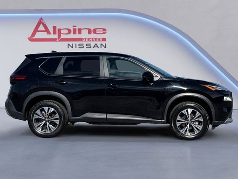 Used 2023 Nissan Rogue SV image 6