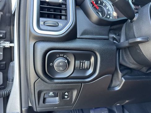 Used 2019 RAM 1500 Laramie AWD/4WD image 35