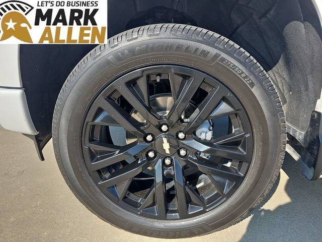 Used 2024 Chevrolet Silverado 1500 High Country w/ High Country Premium Package AWD/4WD image 34