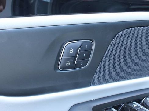 Used 2024 Lincoln Nautilus Premier AWD/4WD image 10