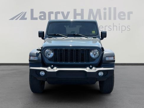 Used 2024 Jeep Wrangler Unlimited Sport AWD/4WD image 8