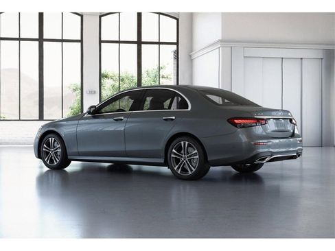 Used 2023 Mercedes-Benz E 350 4MATIC Sedan image 31