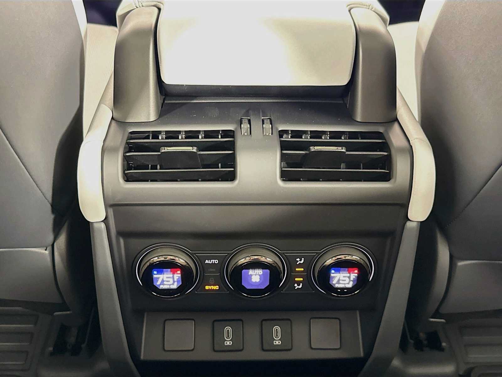 New 2026 Land Rover Defender 110 OCTA AWD/4WD image 24