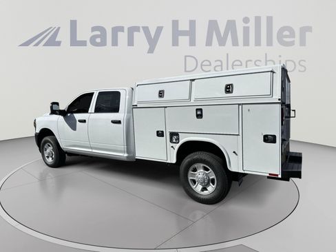 New 2023 RAM 3500 Tradesman AWD/4WD image 5