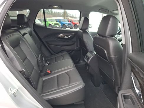 Used 2022 GMC Terrain SLT image 13