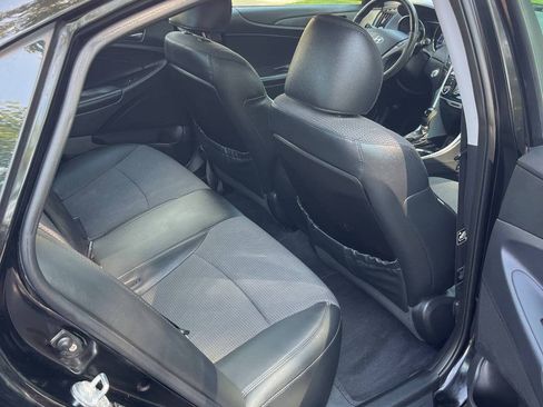 Used 2011 Hyundai Sonata SE w/ Navigation & Sunroof Pkg 4 FWD image 16