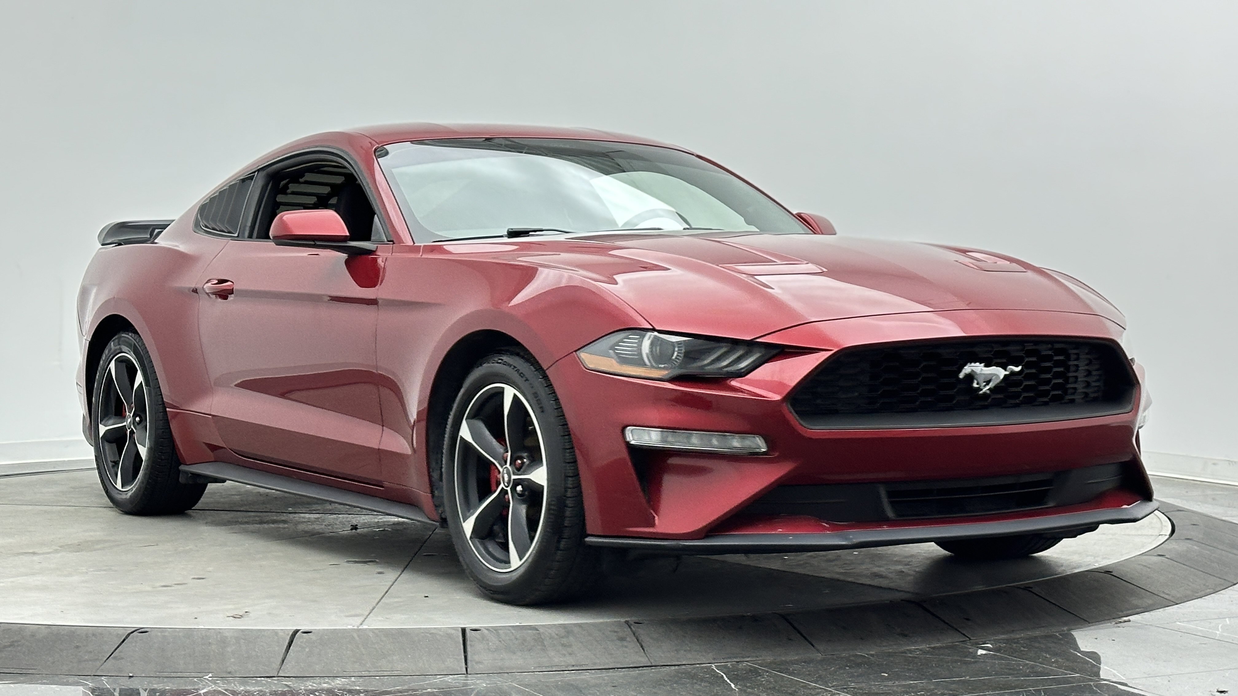 Used 2020 Ford Mustang Coupe RWD image 3