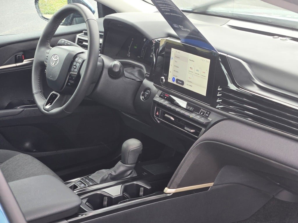 Used 2026 Toyota Camry LE w/ Convenience Package FWD image 8