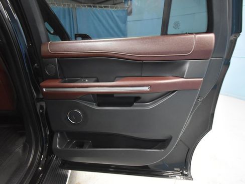Used 2022 Ford Expedition Max Limited image 27
