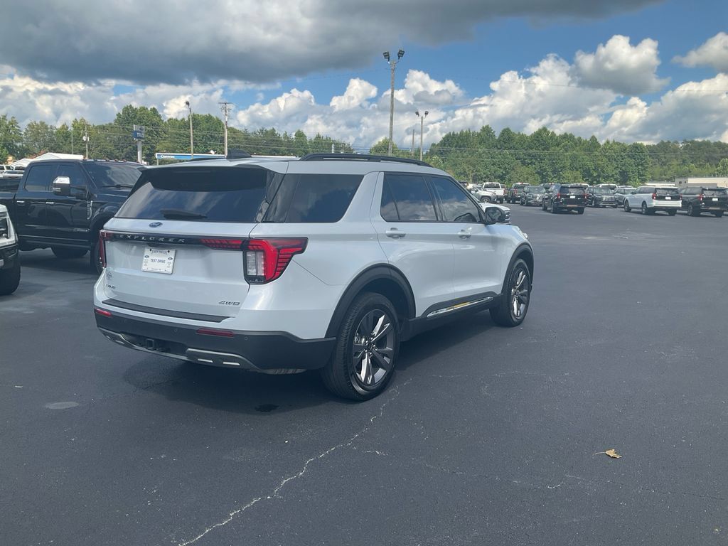 Certified 2025 Ford Explorer Active w/ Active Comfort Package AWD/4WD image 5