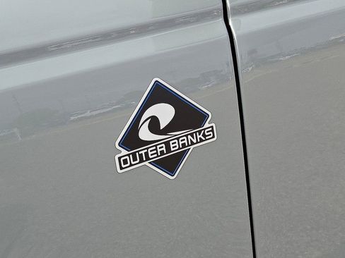 Used 2024 Ford Bronco Outer Banks image 11