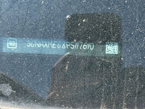 Used 2023 Chevrolet Equinox RS image 3