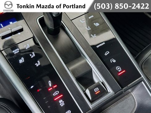 Used 2023 Porsche Macan Turbo image 16