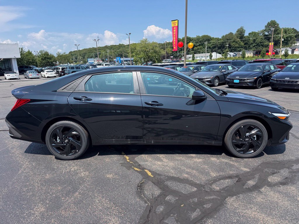 New 2026 Hyundai Elantra SEL FWD image 4