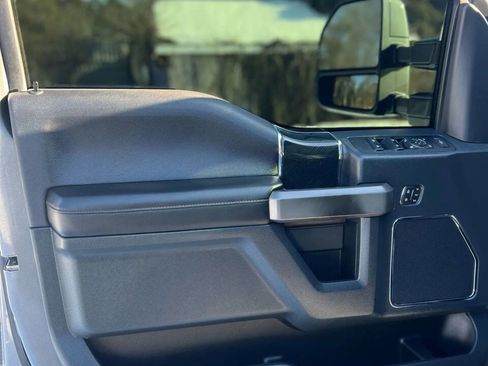 Used 2022 Ford F450 Platinum w/ FX4 Off-Road Package image 13