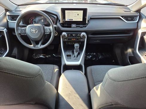 Used 2025 Toyota RAV4 XLE FWD image 17
