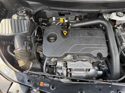 Used 2025 Chevrolet Equinox LT w/ Convenience Package II image 31