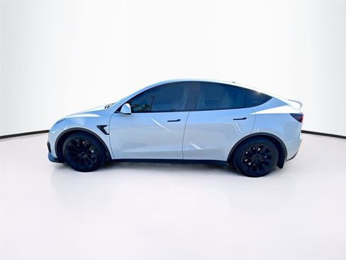 Used 2021 Tesla Model Y Long Range image 4
