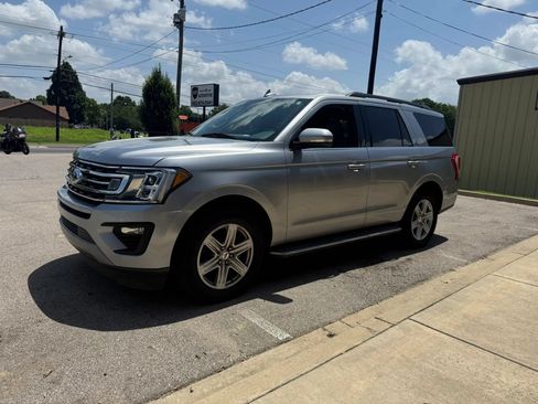 Used 2021 Ford Expedition XLT RWD image 4