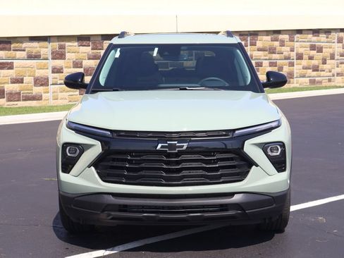 New 2026 Chevrolet TrailBlazer LT w/ Convenience Package FWD image 2
