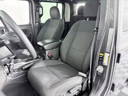 Used 2023 Jeep Gladiator Sport image 11