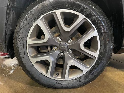 Used 2016 Jeep Renegade Latitude image 25