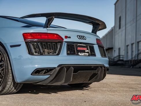 Used 2018 Audi R8 V10 w/ Premium Package image 55