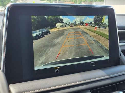 Used 2023 Chevrolet Tahoe Premier image 9