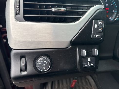 Used 2019 GMC Yukon SLE w/ SLE Value Package image 14