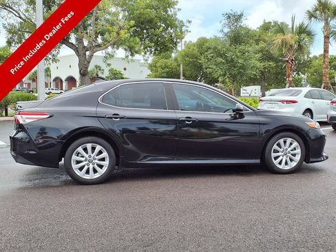 Used 2020 Toyota Camry LE FWD image 9