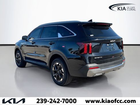New 2026 Kia Sorento S image 3