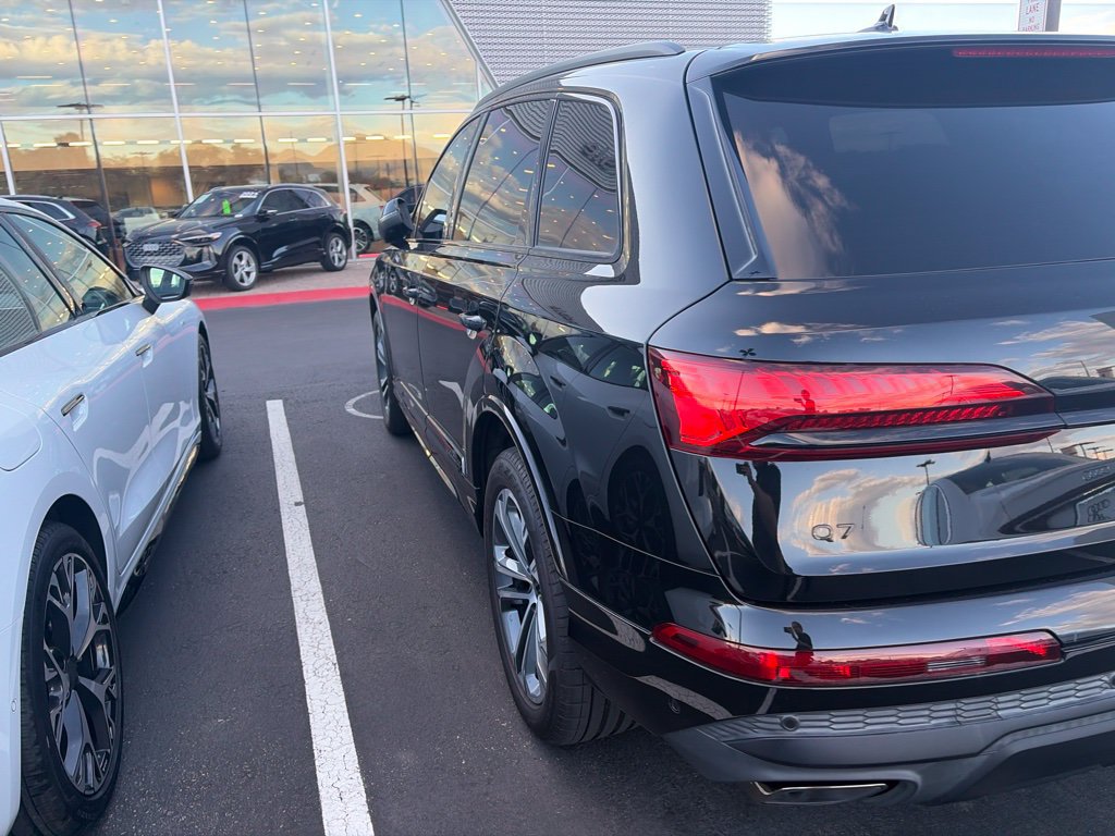 Used 2025 Audi Q7 2.0T Premium Plus w/ Premium Plus Package AWD/4WD image 5